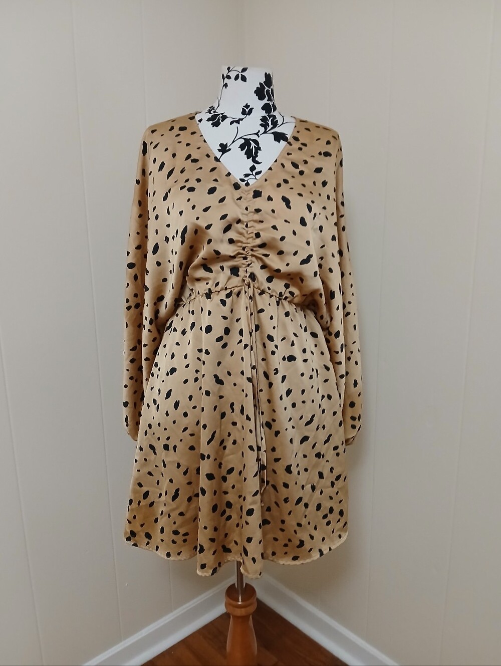 entro Tan and Black V-Neck Long Sleeve Dress